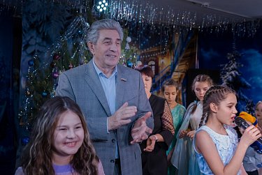 Сергей Грачев: «Помощь детям, попавшим в сложную жизненную ситуацию, в приоритете работы депутатов регионального парламента»